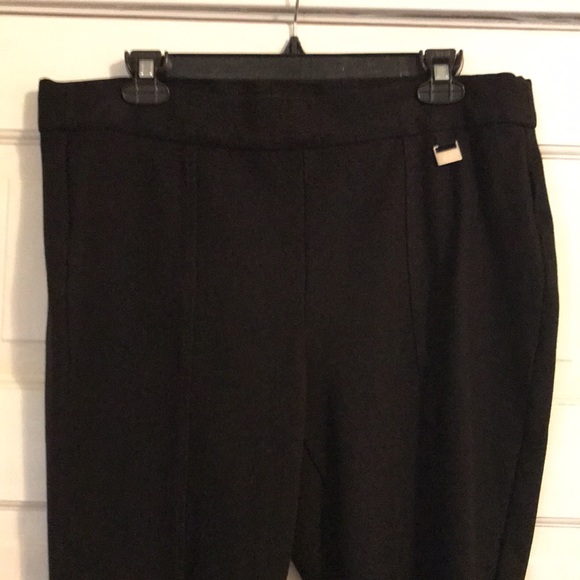 Simply Emma Women’s dress pants Size 16W color black has a small stain no damage - Picture 9 of 13